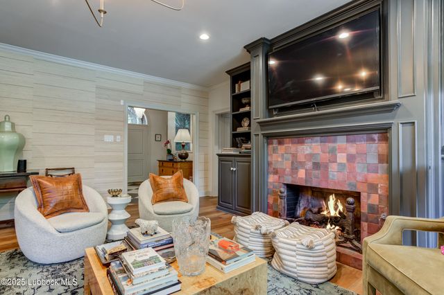 8707 Savannah Avenue, Lubbock, TX 79424