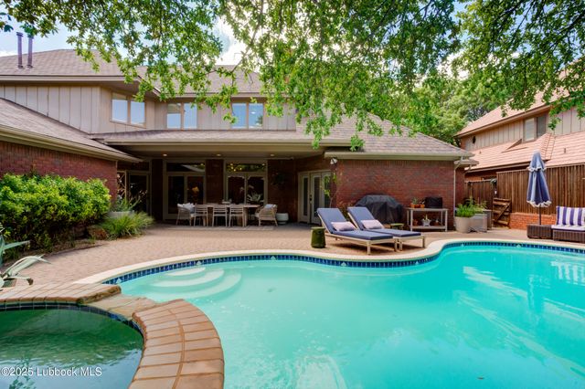 8707 Savannah Avenue, Lubbock, TX 79424