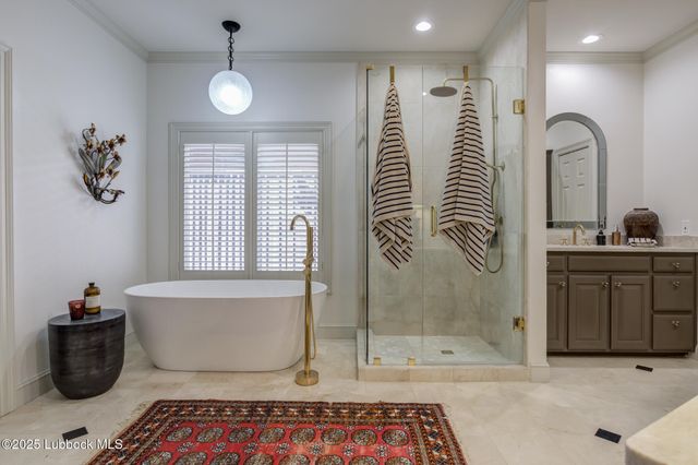 8707 Savannah Avenue, Lubbock, TX 79424