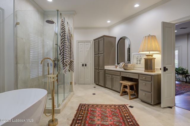 8707 Savannah Avenue, Lubbock, TX 79424