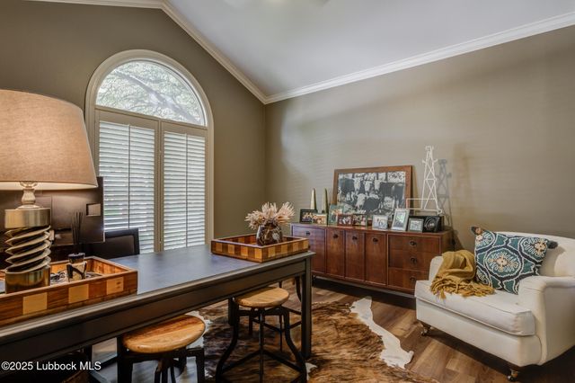 8707 Savannah Avenue, Lubbock, TX 79424