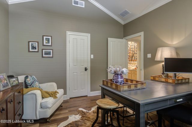 8707 Savannah Avenue, Lubbock, TX 79424