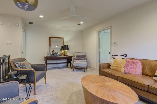 8707 Savannah Avenue, Lubbock, TX 79424