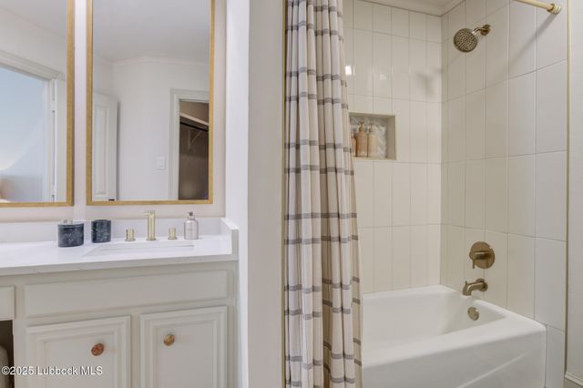 8707 Savannah Avenue, Lubbock, TX 79424