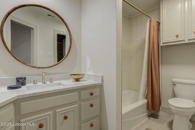 8707 Savannah Avenue, Lubbock, TX 79424