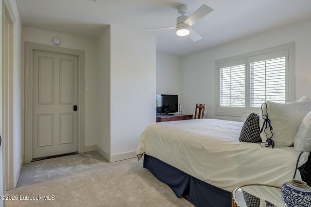 8707 Savannah Avenue, Lubbock, TX 79424