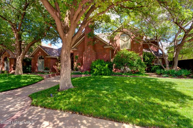 8707 Savannah Avenue, Lubbock, TX 79424