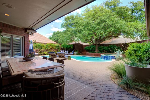 8707 Savannah Avenue, Lubbock, TX 79424