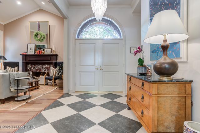 8707 Savannah Avenue, Lubbock, TX 79424