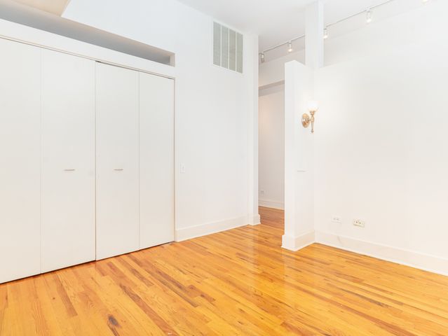 165 N Canal Street 809, Chicago, IL 60606
