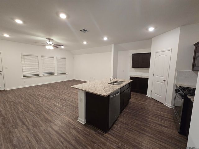 740 Lambot Ave, Zachary, LA 70791