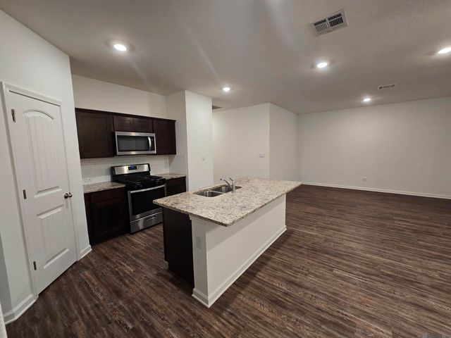 740 Lambot Ave, Zachary, LA 70791