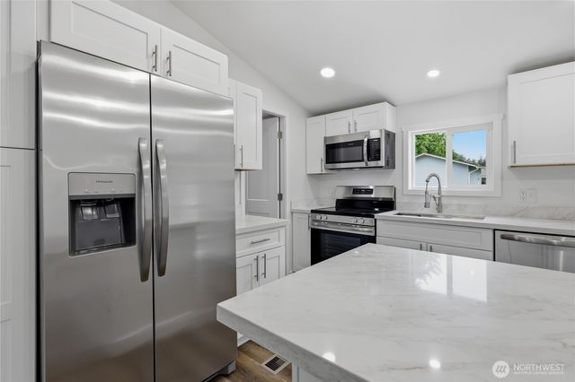 280 E Wood Lane, Shelton, WA 98584