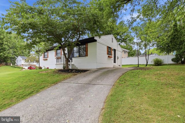 861 W FOXCROFT DR, Camp Hill, PA 17011