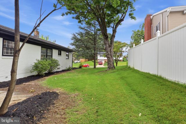 861 W FOXCROFT DR, Camp Hill, PA 17011