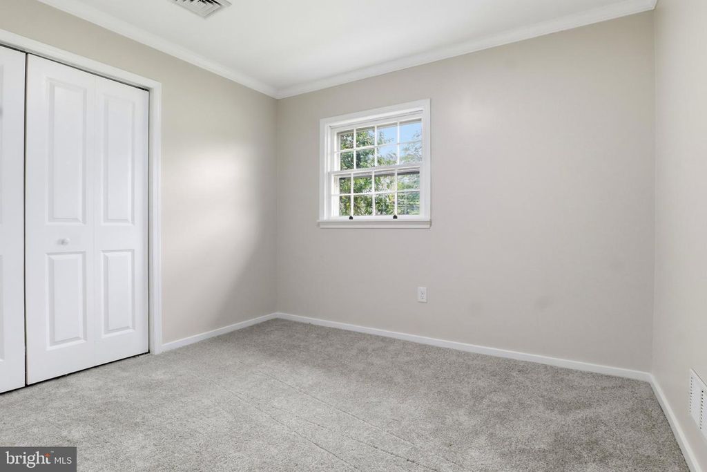 Image 20 of property listing at 861 W FOXCROFT DR, Camp Hill, PA 17011