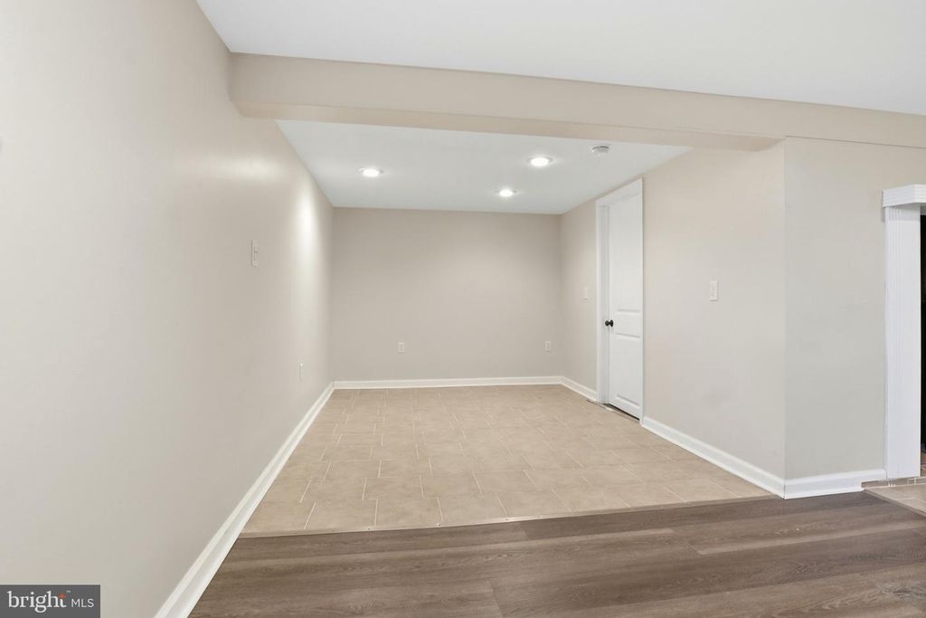 Image 26 of property listing at 861 W FOXCROFT DR, Camp Hill, PA 17011