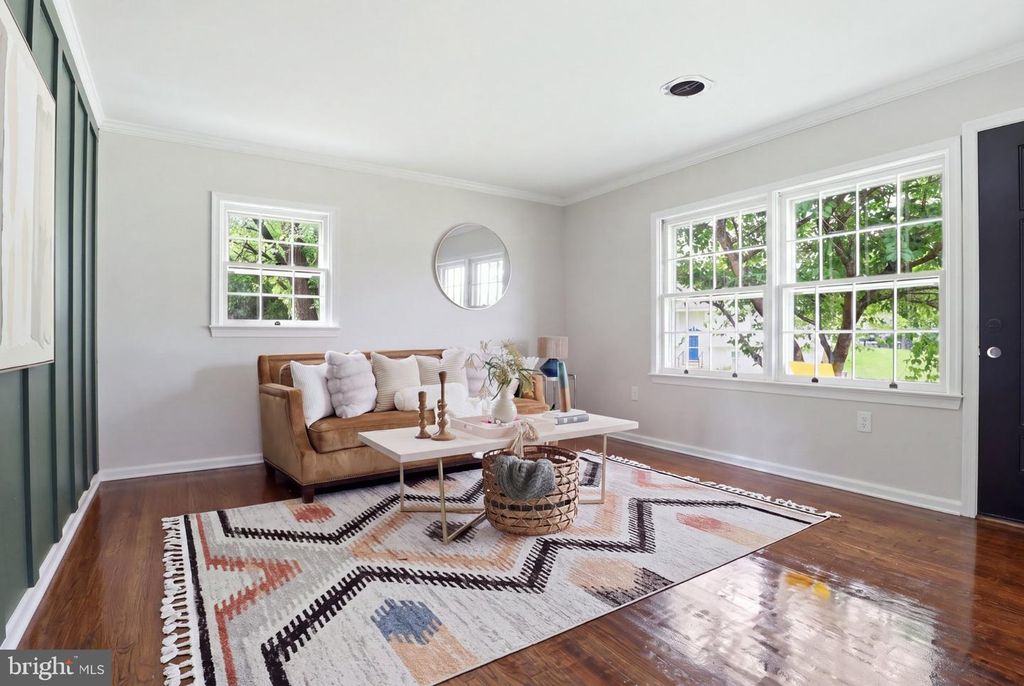 Image 7 of property listing at 861 W FOXCROFT DR, Camp Hill, PA 17011