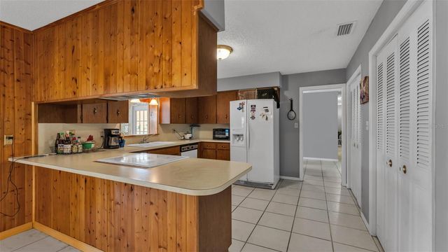 5717 LAKE GROVE DRIVE, Lakeland, FL 33809