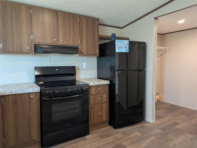 1432 County Road 382, Rosharon, TX 77583