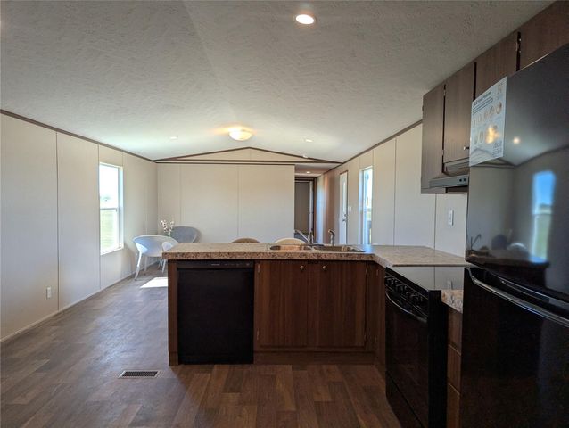 1432 County Road 382, Rosharon, TX 77583