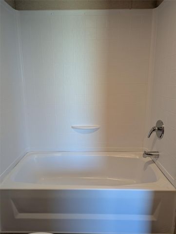 1432 County Road 382, Rosharon, TX 77583