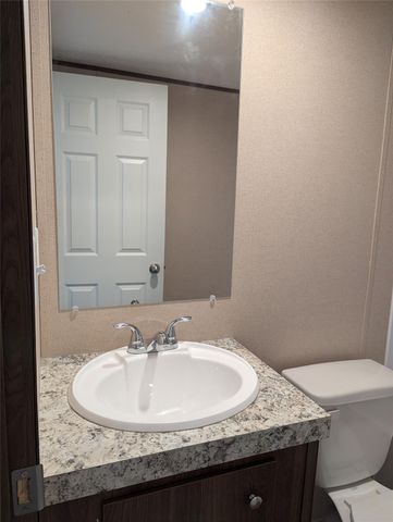 1432 County Road 382, Rosharon, TX 77583