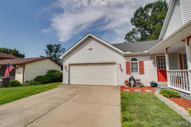 24 Islander Drive, Brighton, IL 62012