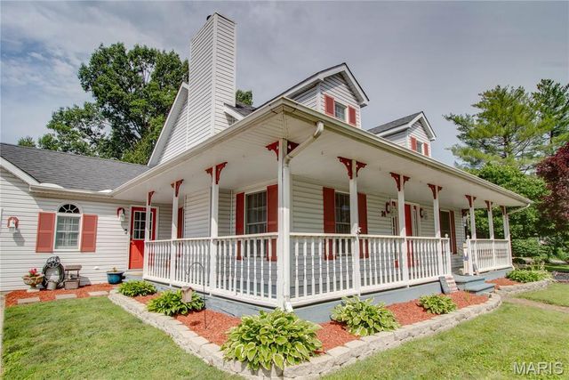 24 Islander Drive, Brighton, IL 62012