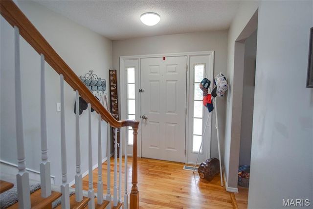 24 Islander Drive, Brighton, IL 62012