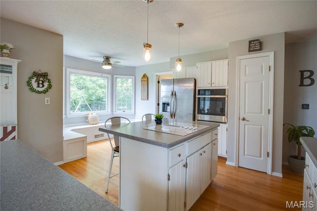 24 Islander Drive, Brighton, IL 62012