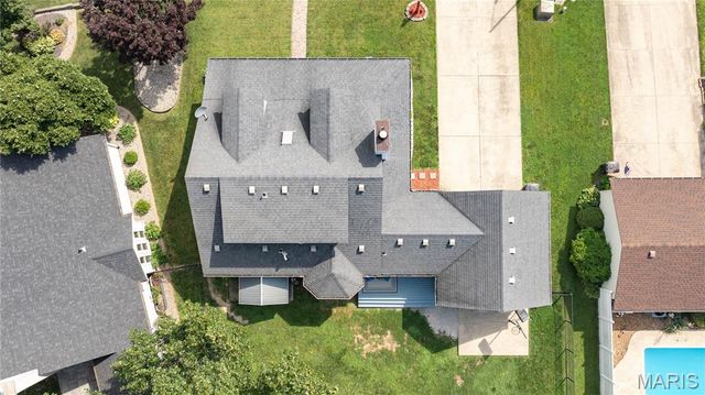24 Islander Drive, Brighton, IL 62012