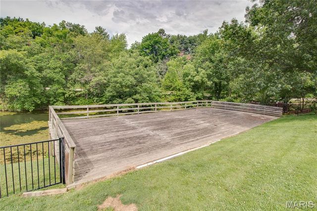 24 Islander Drive, Brighton, IL 62012