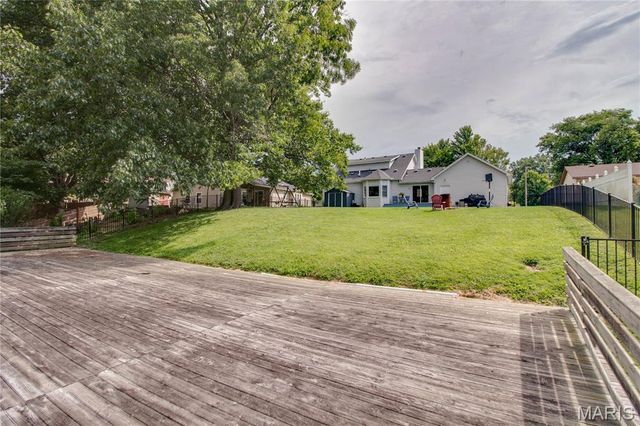 24 Islander Drive, Brighton, IL 62012
