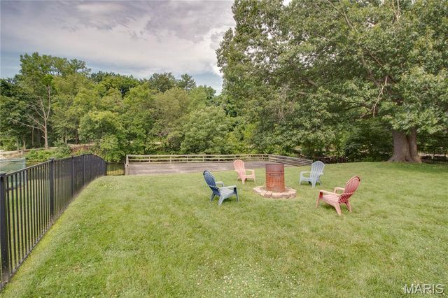24 Islander Drive, Brighton, IL 62012