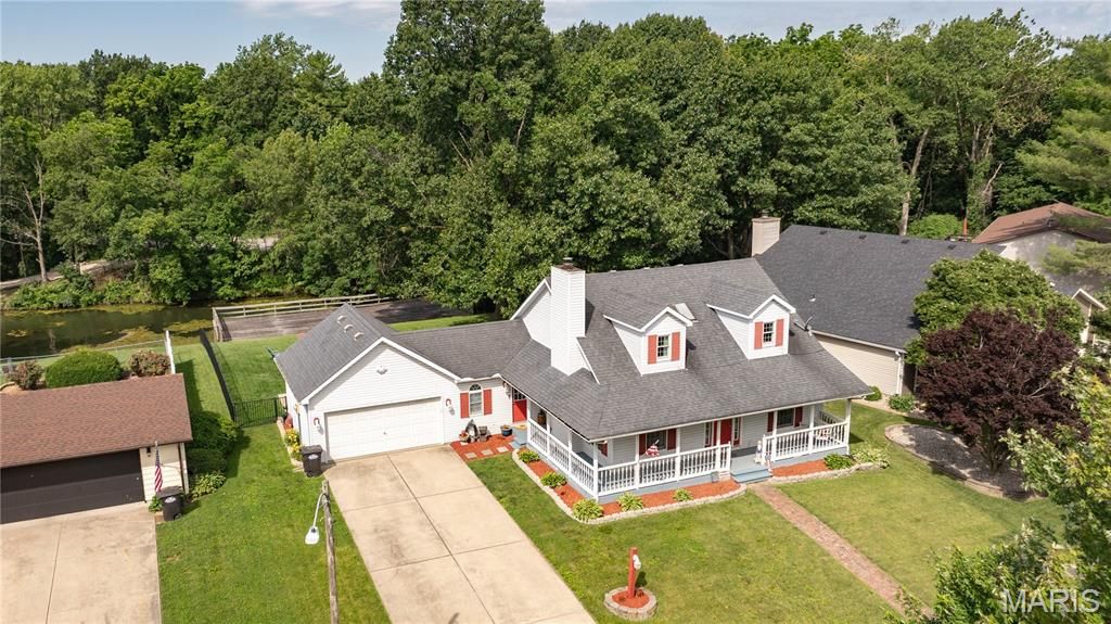 24 Islander Drive, Brighton, IL 62012