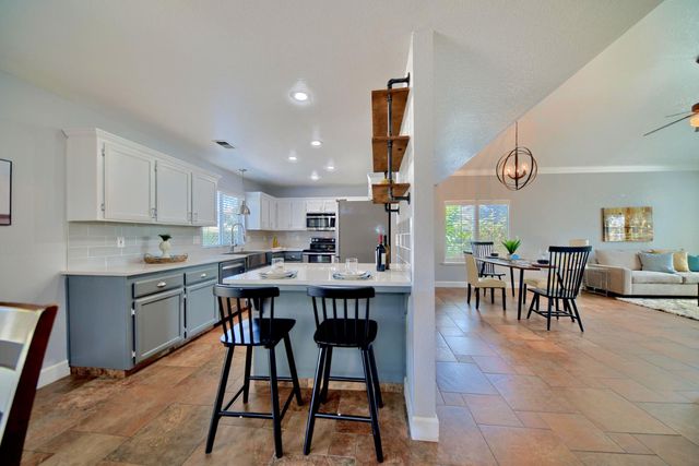 5201 Bora Ct, Salida, CA 95368