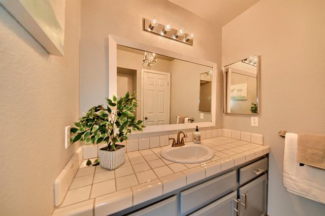 5201 Bora Ct, Salida, CA 95368