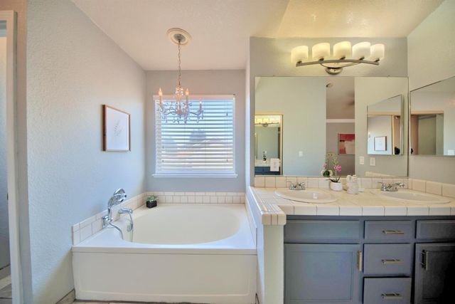 5201 Bora Ct, Salida, CA 95368