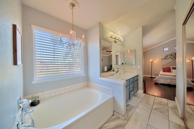 5201 Bora Ct, Salida, CA 95368