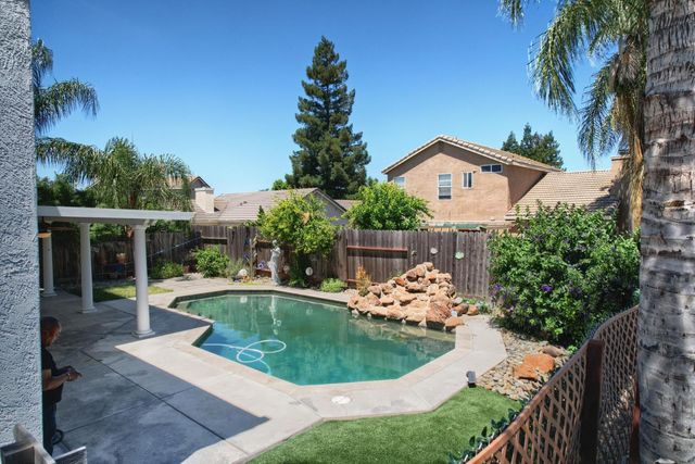 5201 Bora Ct, Salida, CA 95368