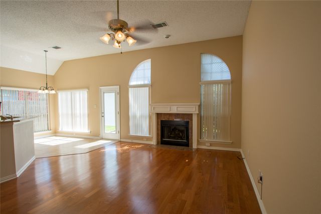 5809 Coldsworth Court, Arlington, TX 76018