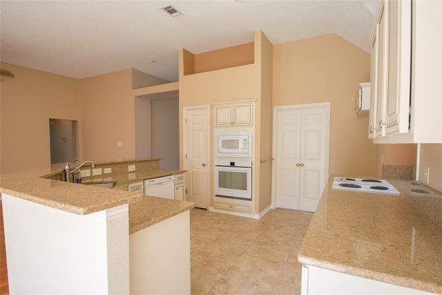 5809 Coldsworth Court, Arlington, TX 76018