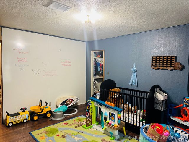 714 10th Avenue NW, Ardmore, OK 73401