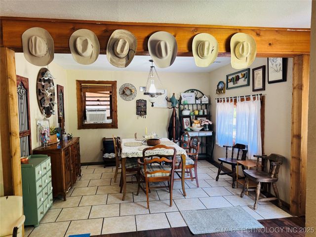 714 10th Avenue NW, Ardmore, OK 73401