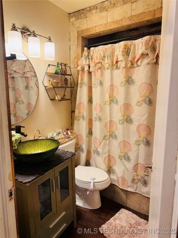 714 10th Avenue NW, Ardmore, OK 73401