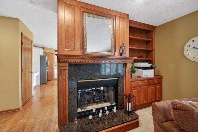 15152 Hawthorn Drive, Clive, IA 50325