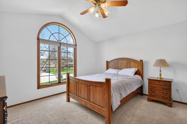 15152 Hawthorn Drive, Clive, IA 50325