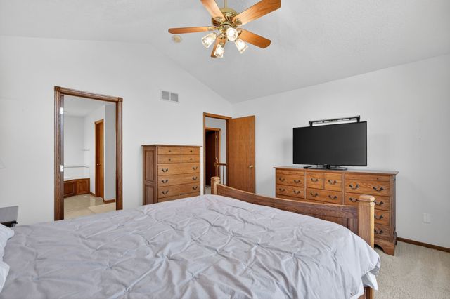 15152 Hawthorn Drive, Clive, IA 50325