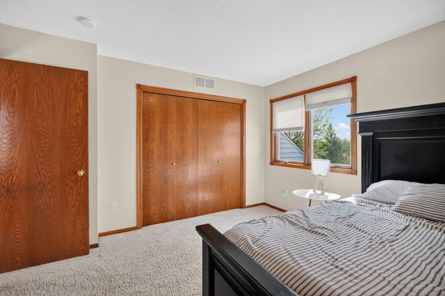 15152 Hawthorn Drive, Clive, IA 50325